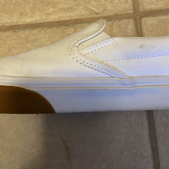 Vans - Picture 10 of 13